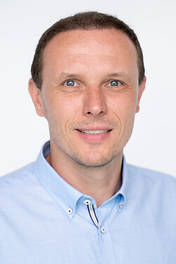 Dr. Mathias Achter