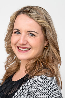 Nicole Roth